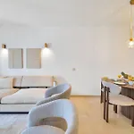 Banus Luxury - Prime Location And Free Parking 아파트